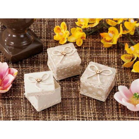 BOX COTTON SQUARE CM.5X5 SUITABLE FOR USE AS A WEDDING FAVOR